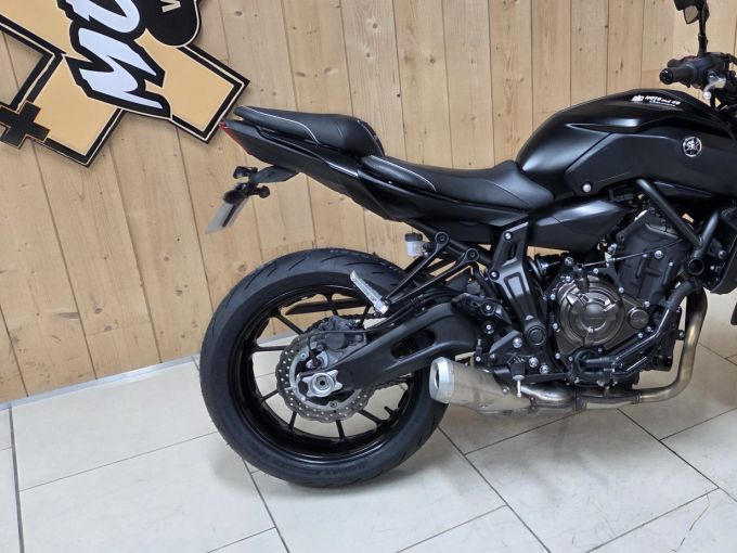 YAMAHA MT-07 (47.5CV) 4