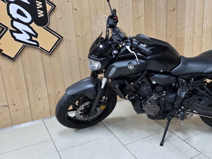 YAMAHA MT-07 (47.5CV) 4