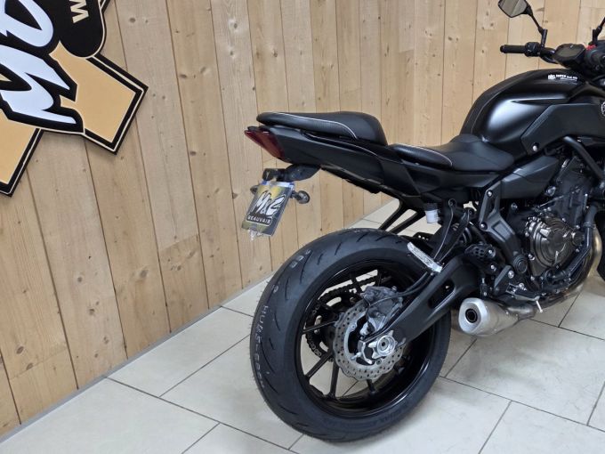 YAMAHA MT-07 (47.5CV) 4