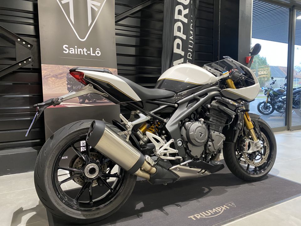 TRIUMPH SPEED TRIPLE 1200 RR 4