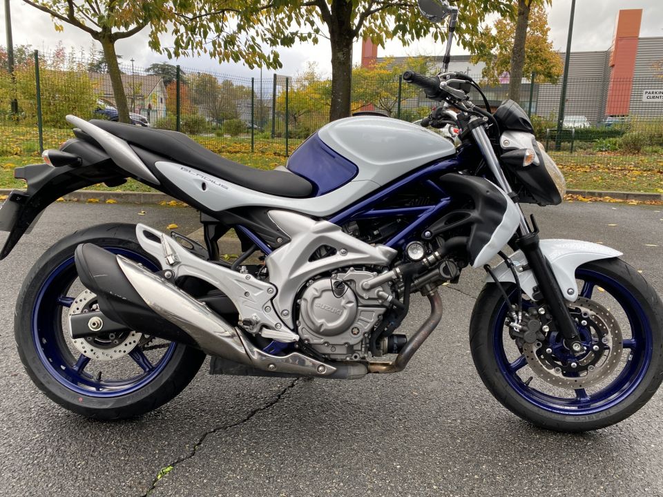 SUZUKI GLADIUS 650 4