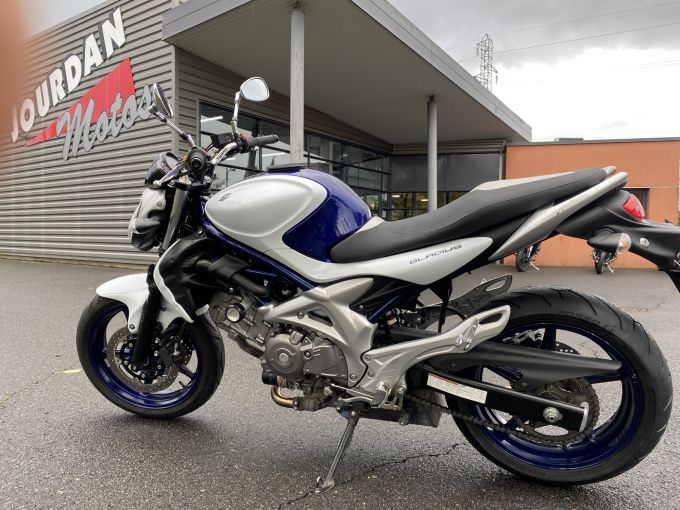 SUZUKI GLADIUS 650 4