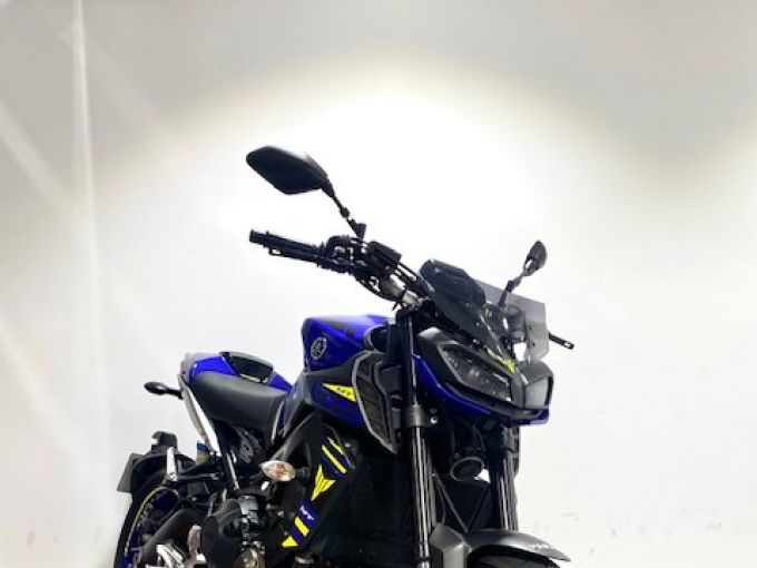 YAMAHA MT-09 4