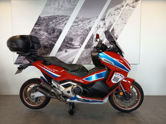 HONDA FORZA 750 4