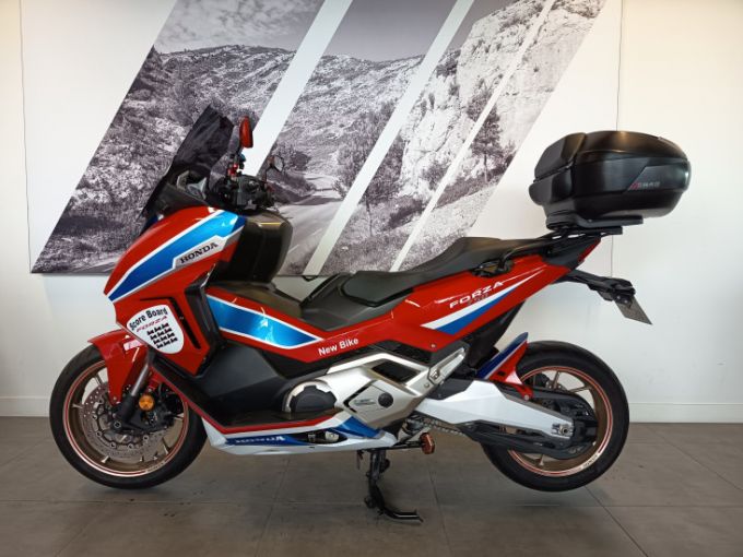 HONDA FORZA 750 4