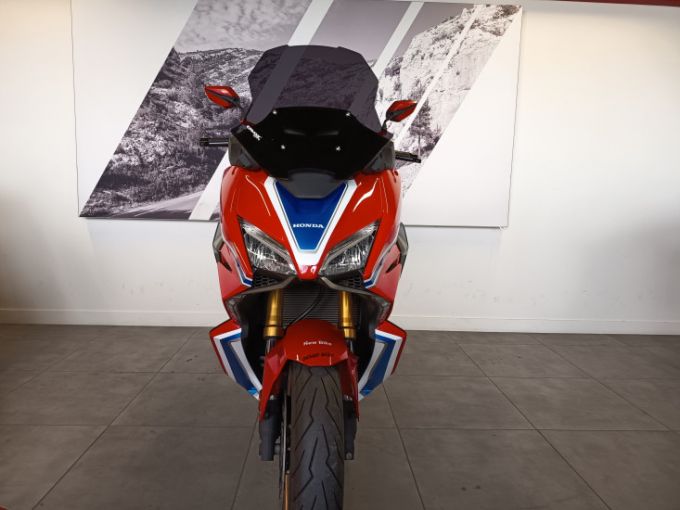HONDA FORZA 750 4