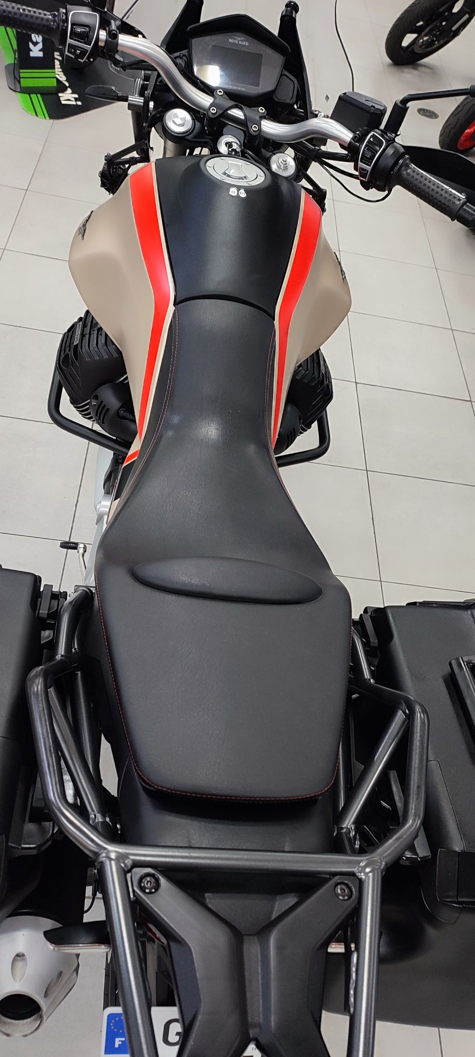 MOTO GUZZI V85 TT TRAVEL PACK 850 4