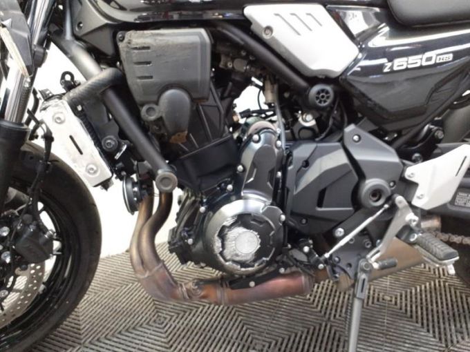 KAWASAKI Z 650 RS 4