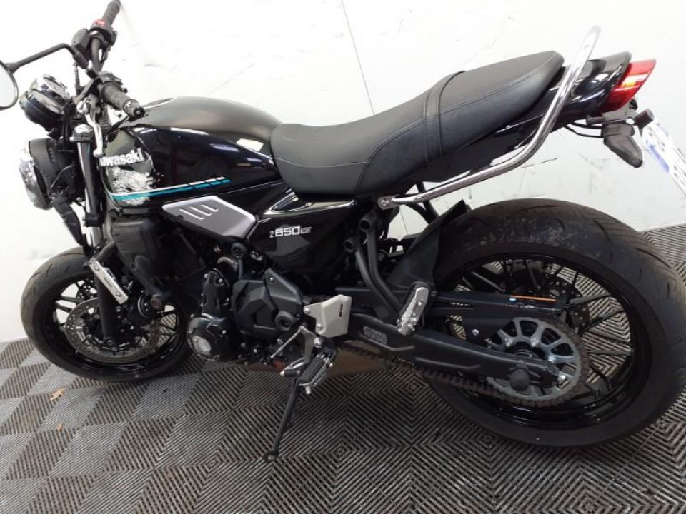KAWASAKI Z 650 RS 4