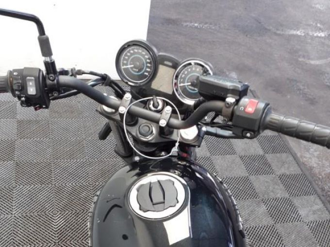 KAWASAKI Z 650 RS 4