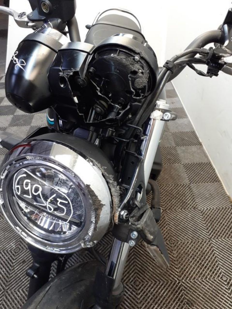 KAWASAKI Z 650 RS 4