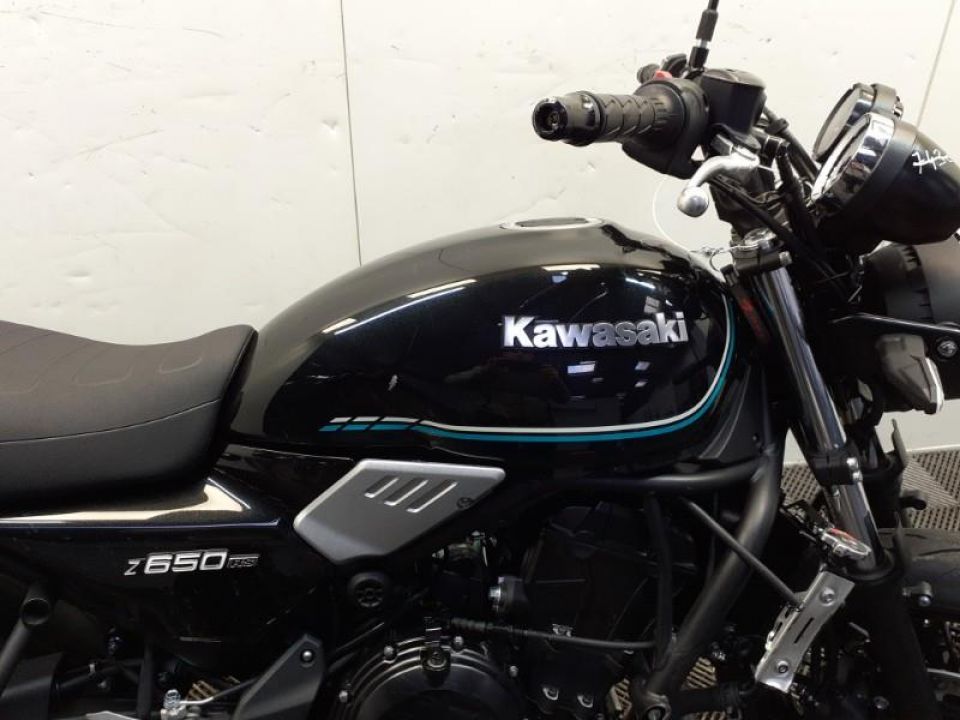 KAWASAKI Z 650 RS 4