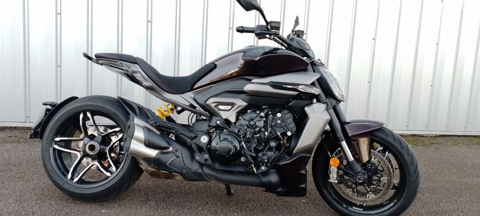 DUCATI X DIAVEL V4 4