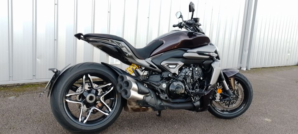 DUCATI X DIAVEL V4 4