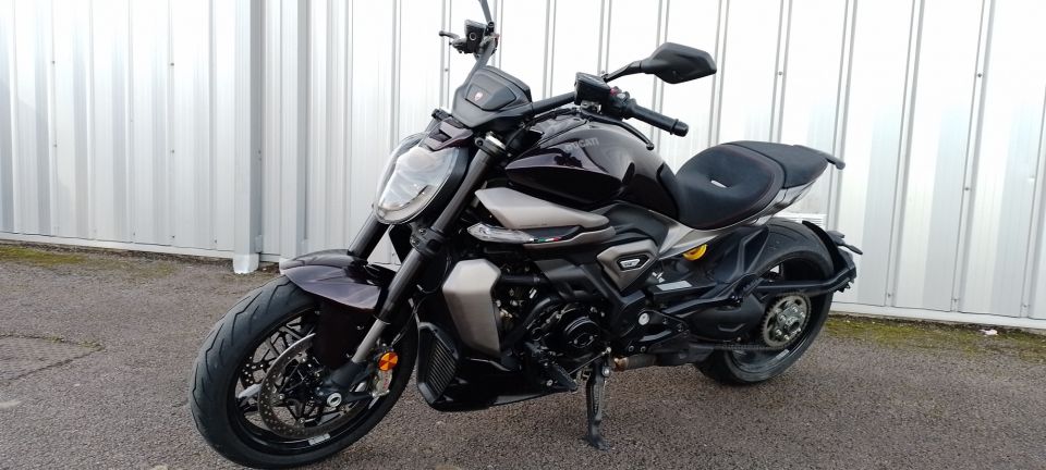 DUCATI X DIAVEL V4 4