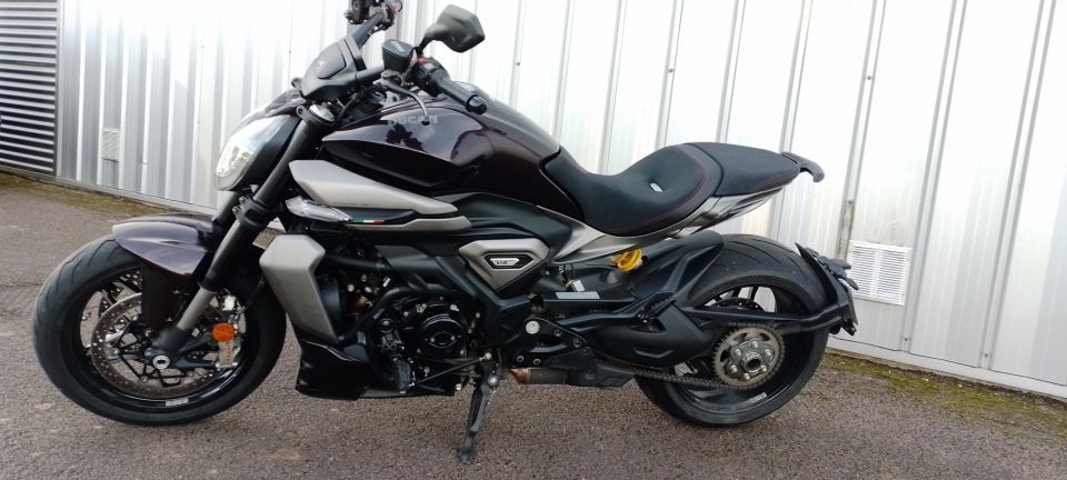 DUCATI X DIAVEL V4 4