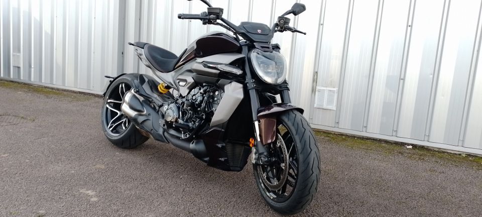 DUCATI X DIAVEL V4 4
