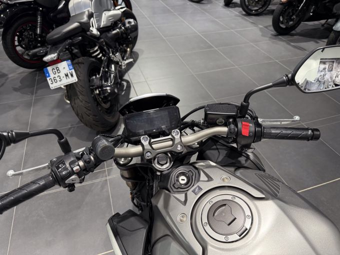 HONDA CB650R Neo Sports Café 4