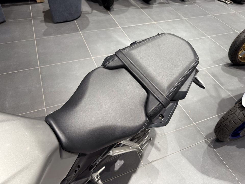 HONDA CB650R Neo Sports Café 4