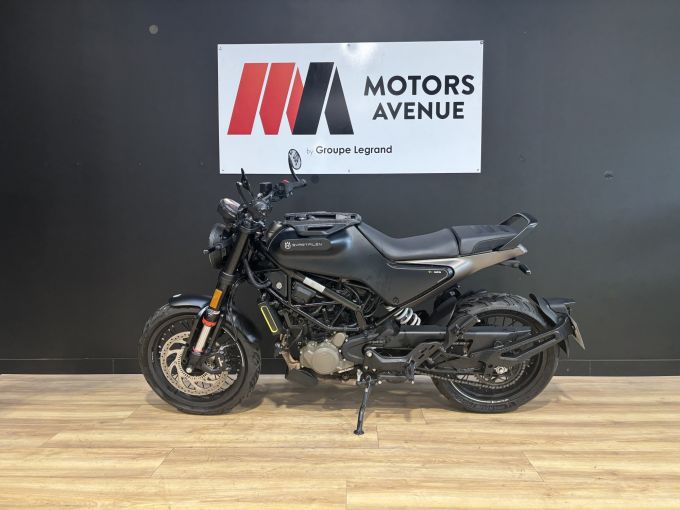 HUSQVARNA SVARTPILEN 125 ABS 4