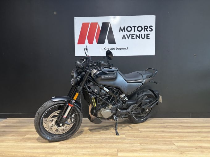 HUSQVARNA SVARTPILEN 125 ABS 4