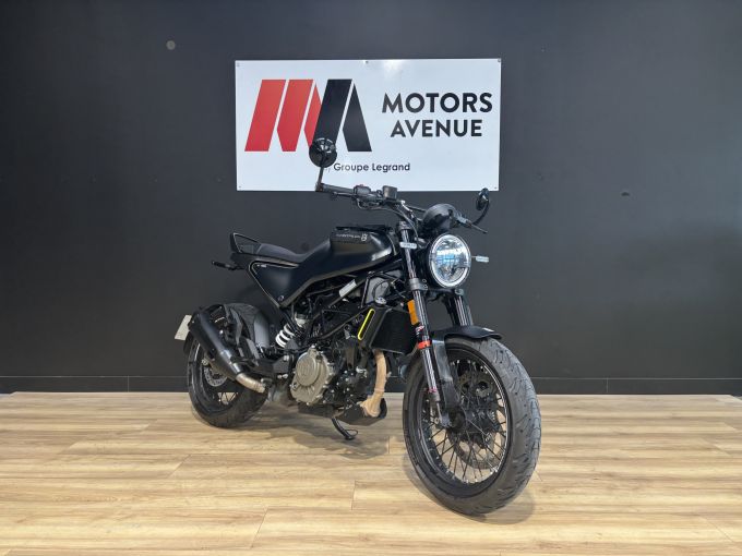HUSQVARNA SVARTPILEN 125 ABS 4