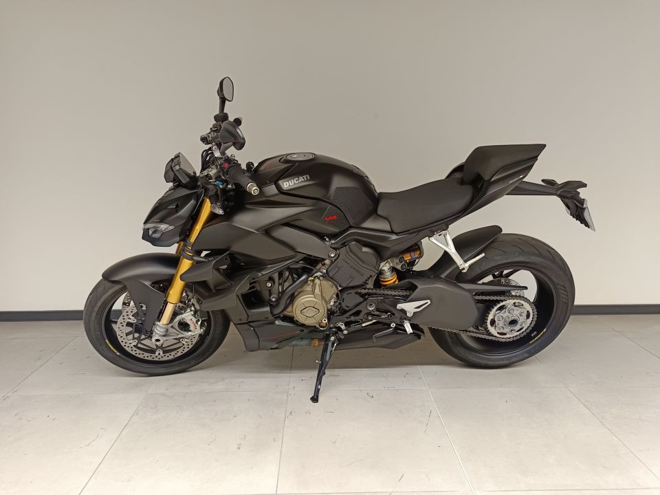 DUCATI STREETFIGHTER V4S 4