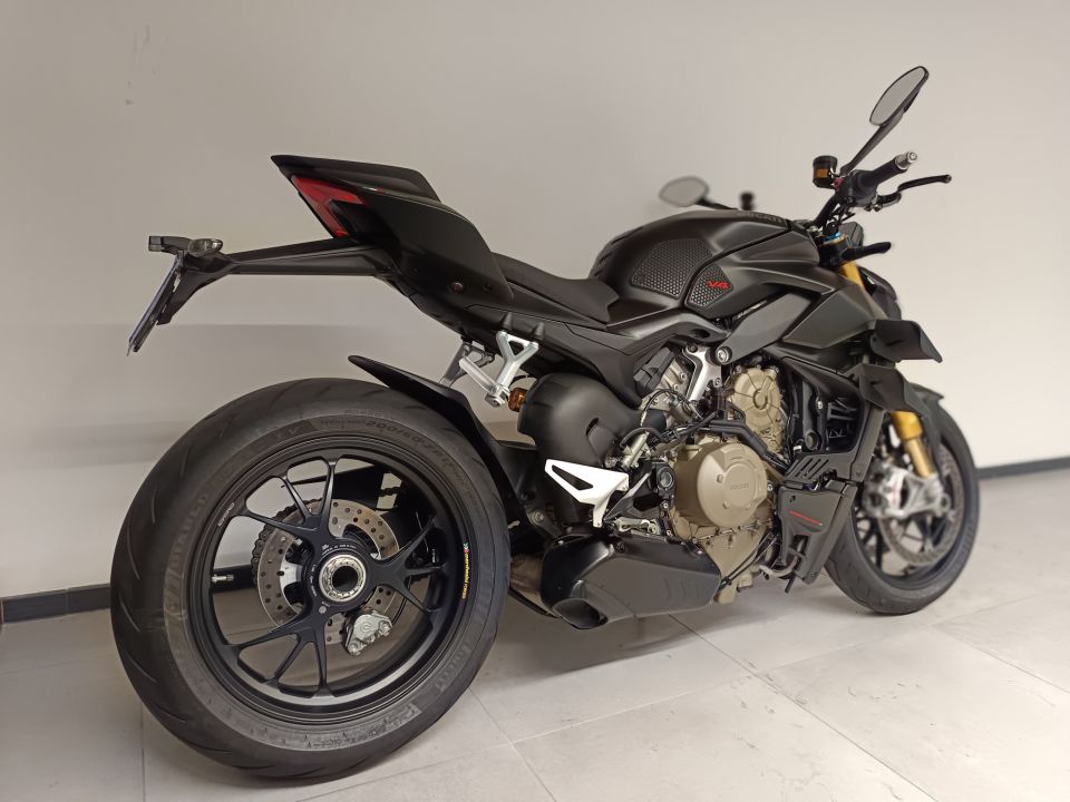DUCATI STREETFIGHTER V4S 4
