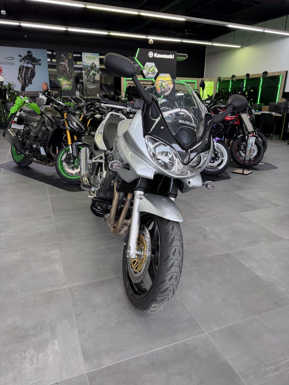 SUZUKI GSF 1200 S BANDIT 4