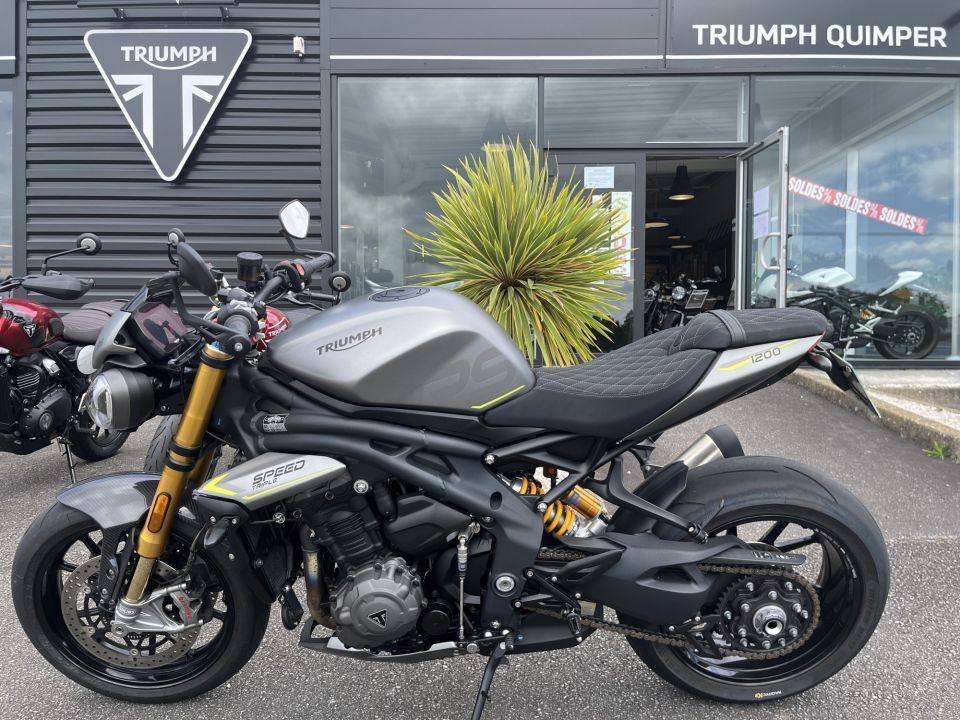 TRIUMPH SPEED TRIPLE 1200 RS 4