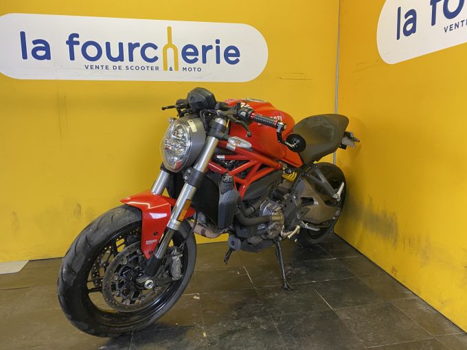 DUCATI MONSTER 821 4