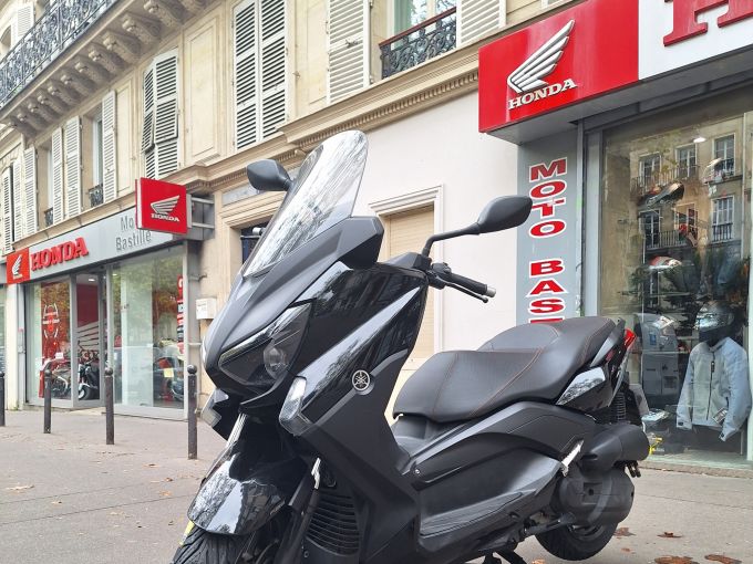 YAMAHA X-MAX 125 4