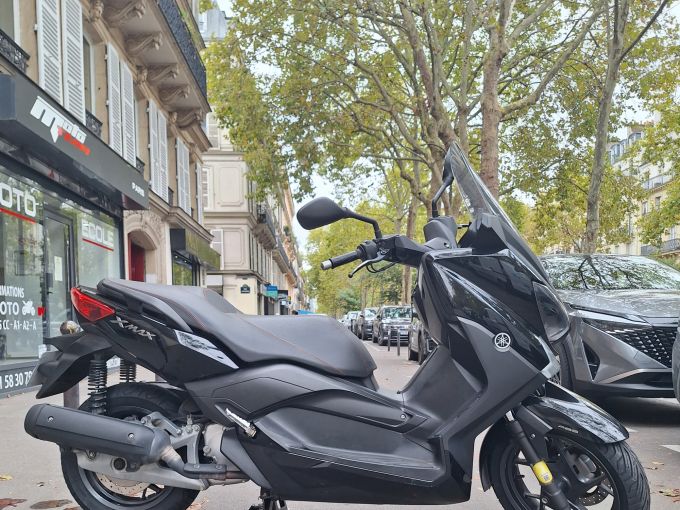 YAMAHA X-MAX 125 4