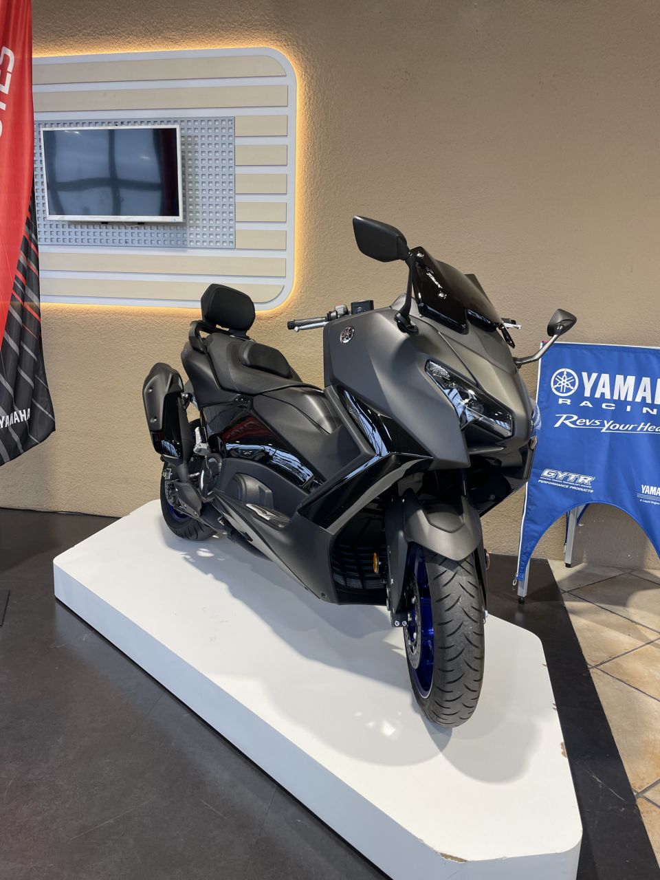YAMAHA XP T-MAX 560 4