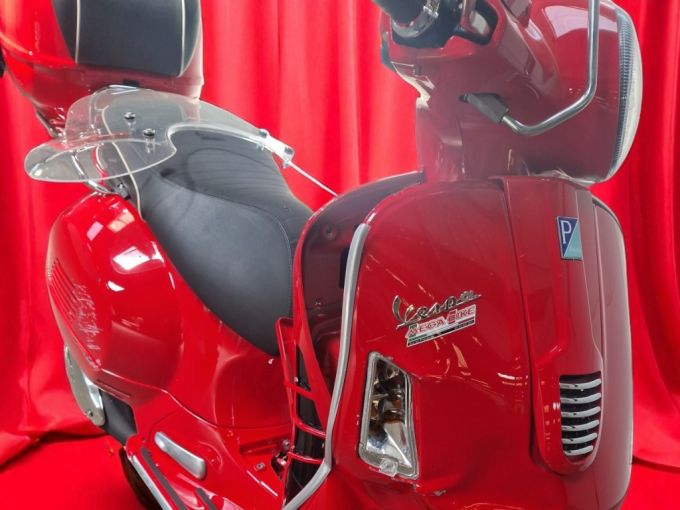 PIAGGIO VESPA 125 GTS 4