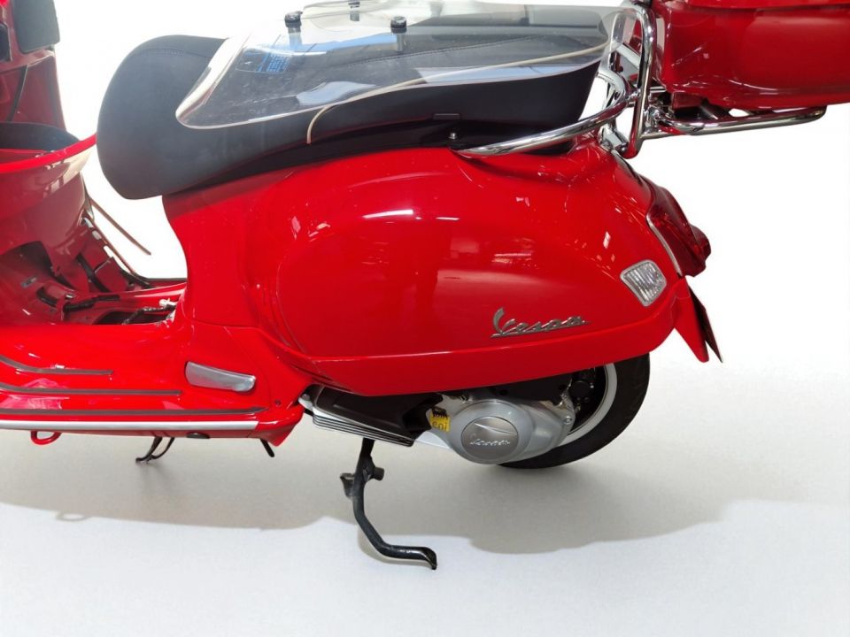 PIAGGIO VESPA 125 GTS 4