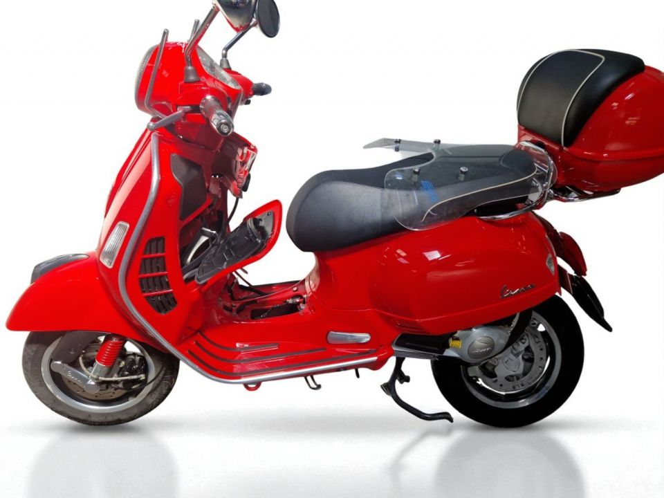 PIAGGIO VESPA 125 GTS 4