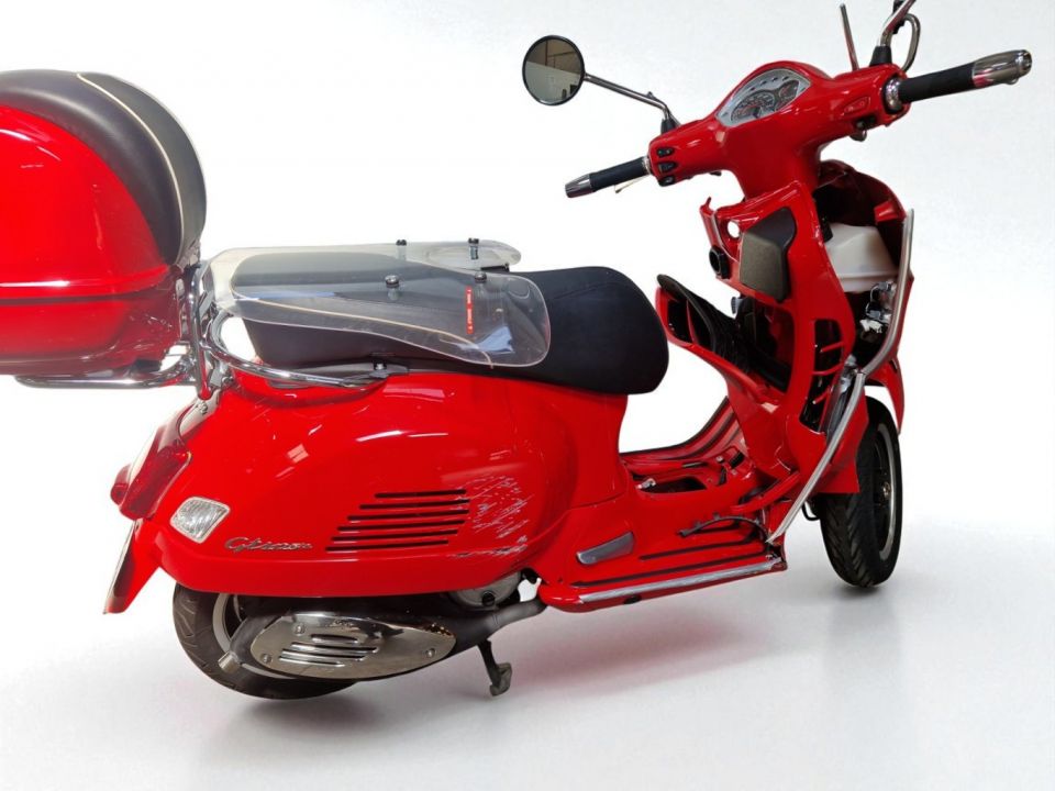 PIAGGIO VESPA 125 GTS 4