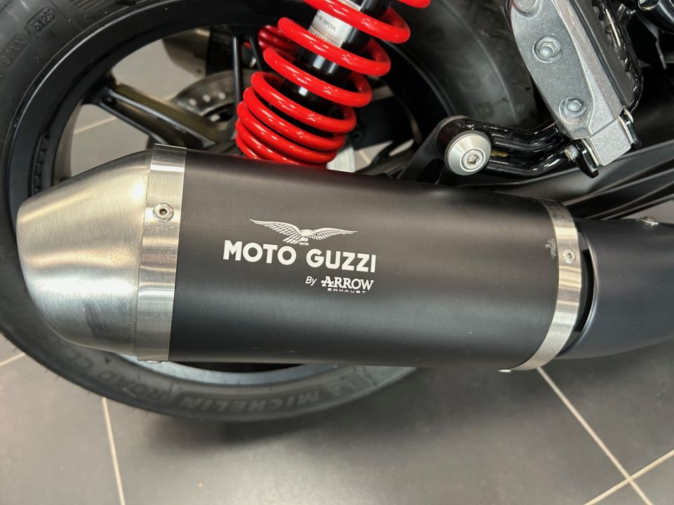 MOTO GUZZI V7 4