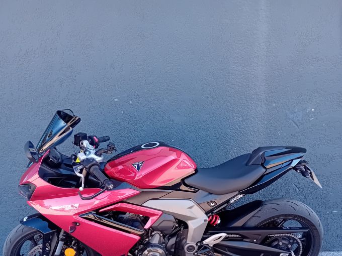 TRIUMPH 	DAYTONA 660 4
