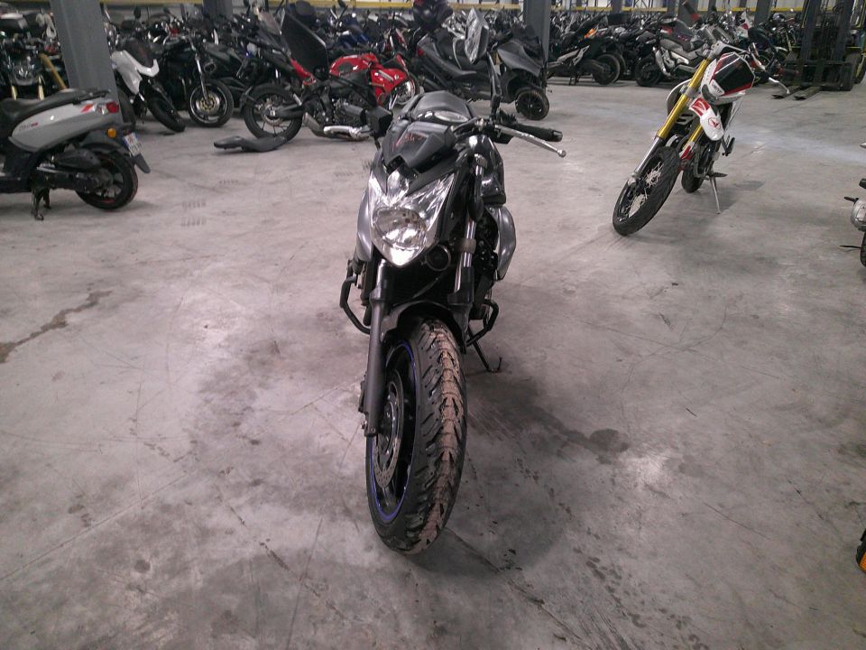 YAMAHA XJ6-N 4