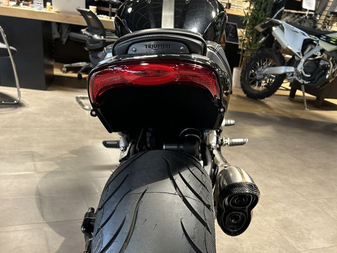 TRIUMPH ROCKET 3 GT 4