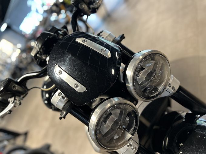 TRIUMPH ROCKET 3 GT 4