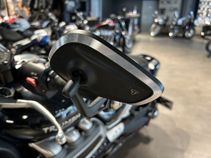 TRIUMPH ROCKET 3 GT 4
