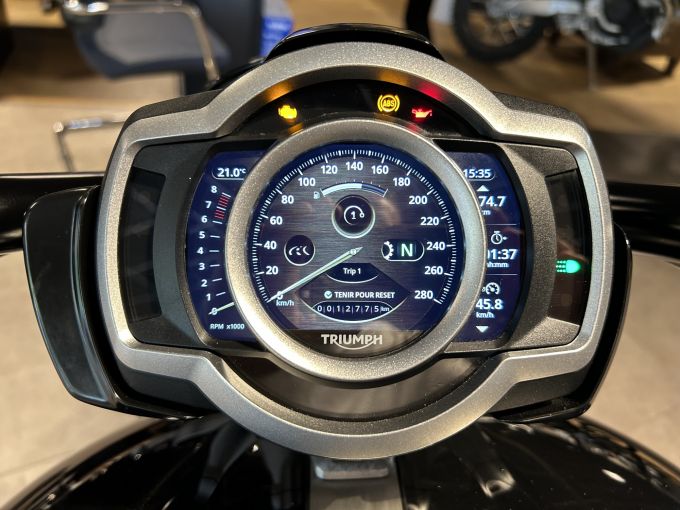 TRIUMPH ROCKET 3 GT 4