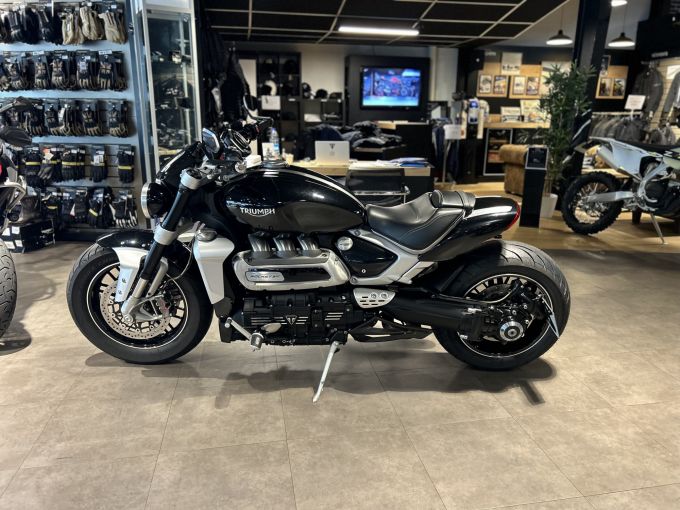 TRIUMPH ROCKET 3 GT 4