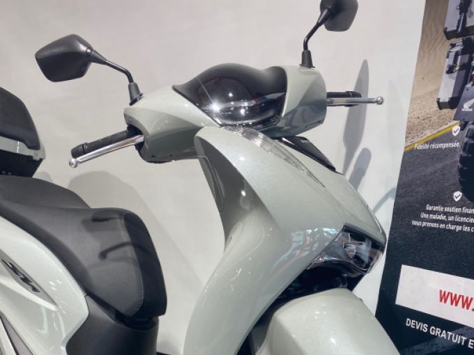 HONDA SH125i 4