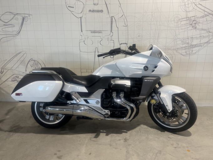 HONDA CTX1300 4