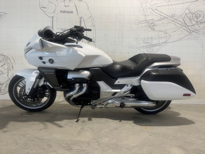 HONDA CTX1300 4