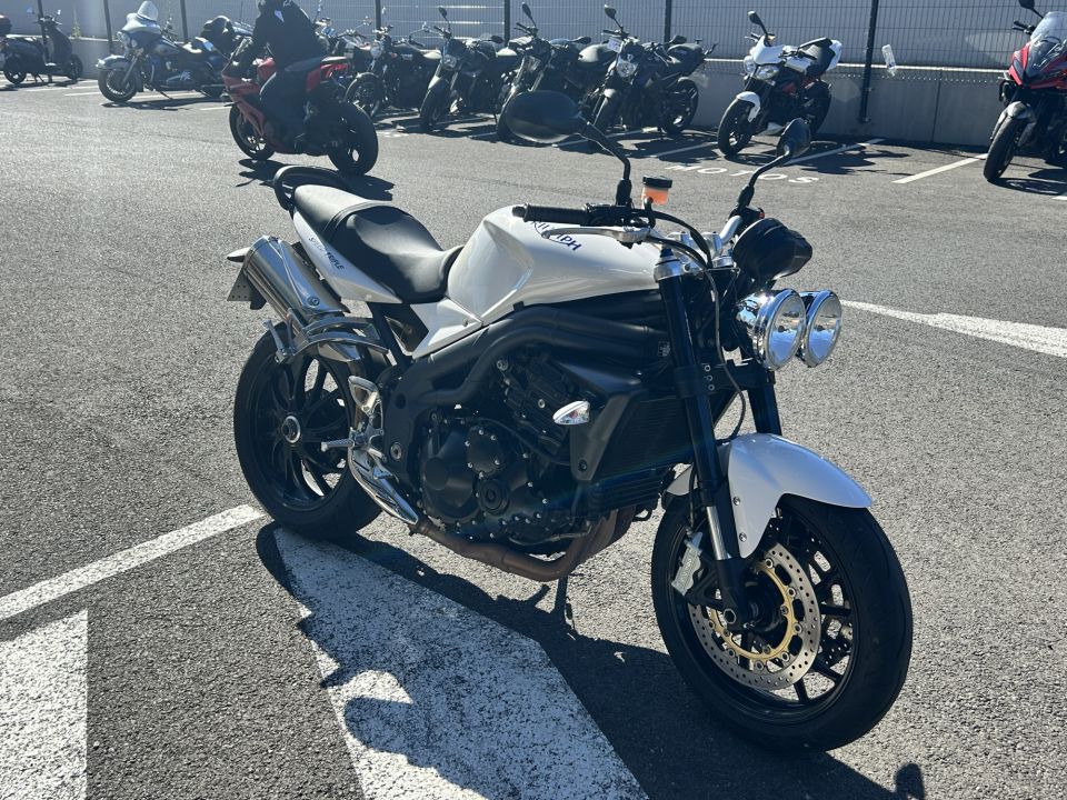 TRIUMPH SPEED TRIPLE 1050 4